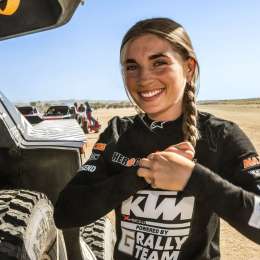 La mujer que batió un récord e hizo historia en el Dakar 2026