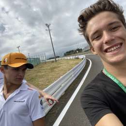 Sacha Fenestraz y la emoción de ver a Norris campeón de F1: “Sentí una felicidad inmensa”