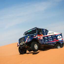 Dakar 2026: Van den Brink cortó la racha de Loprais y se llevó la Etapa 12 en Camiones