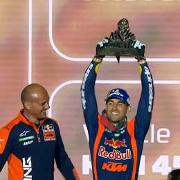 El momento soñado: así fue la entrega del Touareg a Luciano Benavides en el Dakar 2026