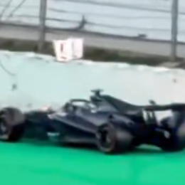 F1: el Aston Martin AMR26 salió a pista en Barcelona y se quedó parado ¿Qué pasó?