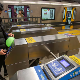 ¿De cuánto es el aumento del transporte púbico para febrero?