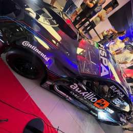 TC: "Esto es un gran honor para mí", la emoción de Santero en la presentación del BMW