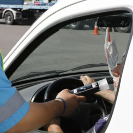 Dieron positivo el alcoholemia con menores a bordo y les secuestraron los vehículos