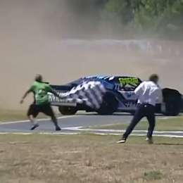 El peligroso accidente entre Granja, Rossi y Maggini, en la final de la Clase A del Procar 4000