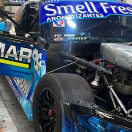 Trosset, cada vez más cerca de volver al TC: mostró su nuevo Mustang terminado y girará en el Mouras