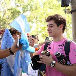 F1: ¡A todos lados! Los fanáticos argentinos llegaron a Australia para acompañar a Colapinto
