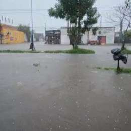Autoridades analizan romper una ruta en Tucumán para drenar el agua de las inundaciones