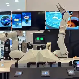 Una cafetería atendida por un robot llegó a un shopping de Buenos Aires: ¿hace mejor café que un humano?
