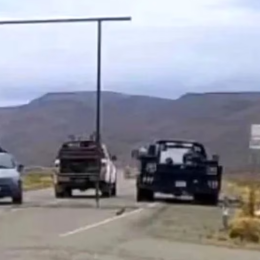 Restricción de la circulación en una ruta provincial en Chubut por una tranquera de metal