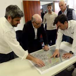 Carmelo Ezpeleta, CEO de MotoGP, visitó las obras del autódromo de Buenos Aires