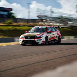 TCR South America: Leonel Pernía ganó la Carrera 2 en Cascavel