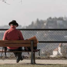 Salud y bienestar: la soledad no deseada se consolida como el gran desafío sanitario de 2026