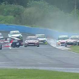 TN APAT: ¡Largada accidentada! Ardusso y Castellano terminaron contra el muro en la tercera serie en Rosario