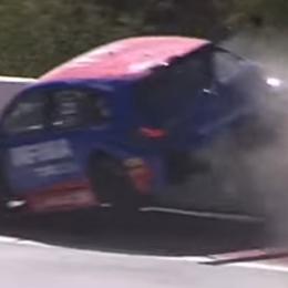 TC2000: fuerte impacto de Monarca en la final en El Zonda y salida del auto de seguridad