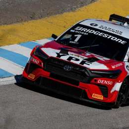 Matías Rossi hizo pesar su jerarquía y ganó la final del TC2000 en El Zonda