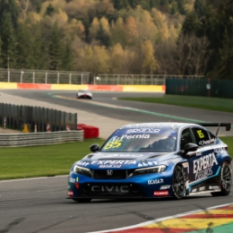 TCR Europe Cup: Tiago Pernía fue noveno en Spa-Francorchamps