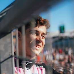 F1: ¡Todo listo! La "Flecha de Plata" de Fangio que manejará Colapinto en el Road Show fue puesta en marcha