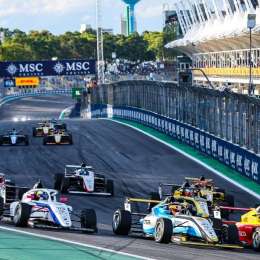 Corrió junto a la Fórmula 1, compartió auto con una figura de Red Bull y está en la escalera FIA: el argentino que se mide con los grandes en Europa
