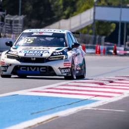 TCR Europe: batallado quinto lugar para Tiago Pernía en la carrera sabatina de Paul Ricard