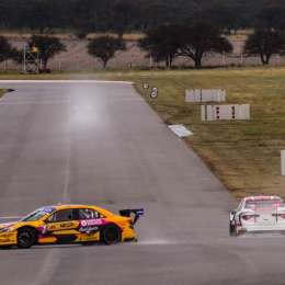 Top Race: Aldrighetti le dio la derecha a Queijeiro por la maniobra en el Sprint: "Se engancharon las gomas"