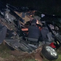 Murió una pareja tras un impactante accidente contra un camión en Misiones