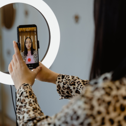 Salud y bienestar: la trampa del algoritmo: El impacto psicológico de la "vida perfecta" en TikTok e Instagram