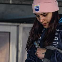 Es Técnica Mecánica, tiene solo 20 años y vive el automovilismo desde adentro: la historia de Selene Merlo