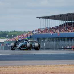 F1: Kimi Antonelli está imparable y batió a las dos Ferrari para llevarse la pole del GP de Gran Bretaña