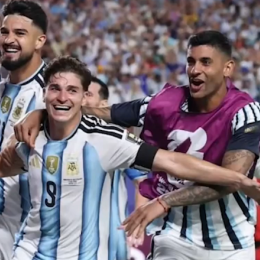 TC: así vivieron los pilotos el partido de Argentina en cuartos de final