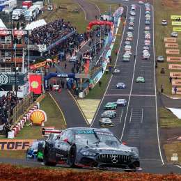 Fritzler hizo historia en Posadas: el detrás de escena de la primera victoria de Mercedes-Benz en el TC