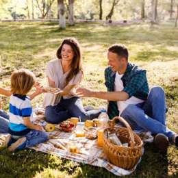 Salud y bienestar: picnic seguro y playa sin riesgos: cómo evitar la contaminación cruzada y cuidar la cadena de frío al comer al aire libre