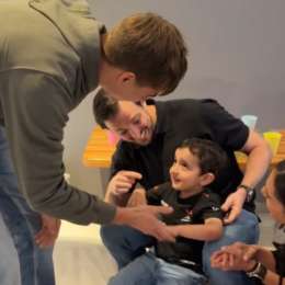 F2: el adorable gesto de Varrone con un chico de 4 años que lo pinta de cuerpo entero