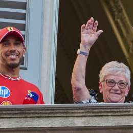 Lewis Hamilton emocionó a los fanáticos al compartir un momento con su madre antes del GP de Italia