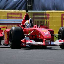 El emocionante homenaje de Vettel a Schumacher con una Ferrari histórica en Monza