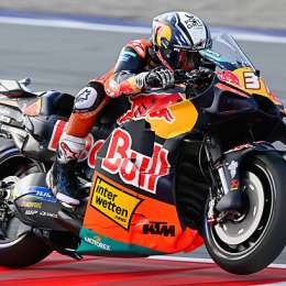 Pedro Acosta luchó hasta el final en el GP de Austria y festejó su primera victoria en MotoGP