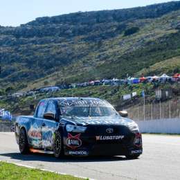 En una final apasionante, Hernán Palazzo ganó la carrera de las TC Pick Up en el regreso del autódromo de Balcarce