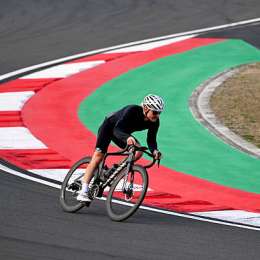 La increíble cantidad de kilómetros que hará Bottas en bicicleta para llegar al GP de Singapur