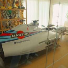 Valtteri Bottas tiene su auto de F1 en el living de su casa: "Construí mi hogar alrededor de él"