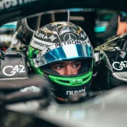 Mercedes completó el primer día en Magny-Cours con los neumáticos de 2027