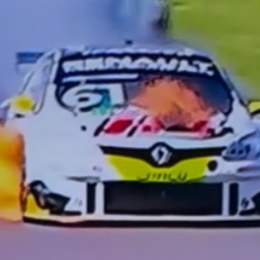 Peleaba por la punta, pero rompió el motor y se prendió fuego en Concepción del Uruguay
