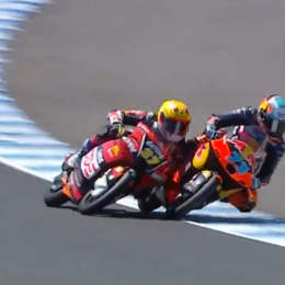 Perrone recibió una sanción tras un toque y deberá cumplirla en la carrera de Moto3 en Australia