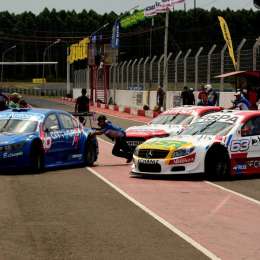 Azar Motorsport, con equipo completo para el regreso