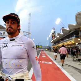 Alonso estalla en plena carrera