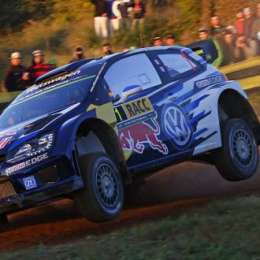 Ogier se mantiene al frente