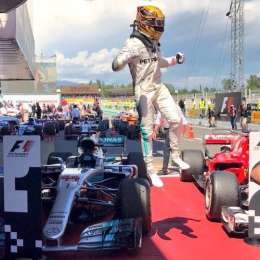 Hamilton vuelve al triunfo
