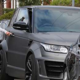 Kun Agüero regaló su Rover a los empleados del City