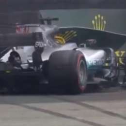 El despiste de Hamilton en el inicio de la clasificación