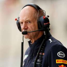 RENAULT QUIERE A NEWEY