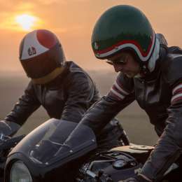 Nueva colección AGV retro Legends presentada por Giacomo Agostini